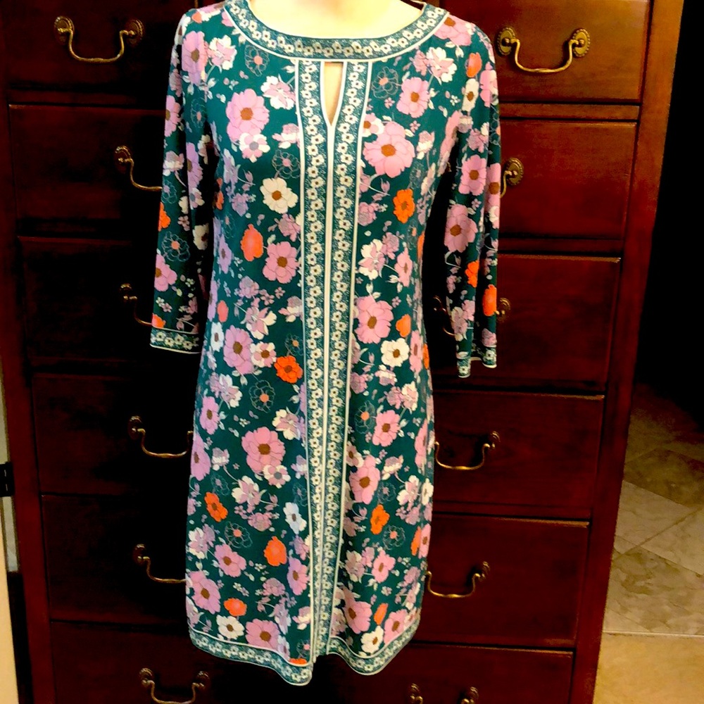 WISP petite Sz 4 dress in Kelly green with pink-white-salmon floral pattern